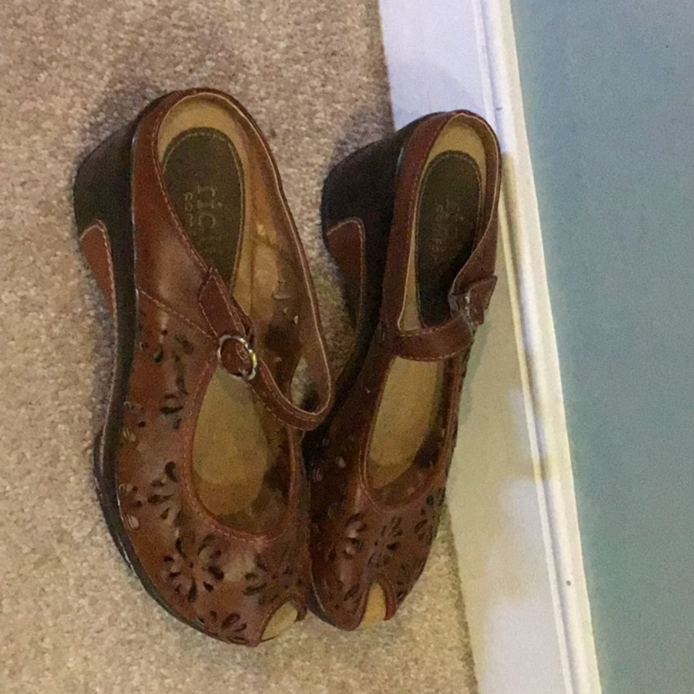 Cute, brown open toed heels